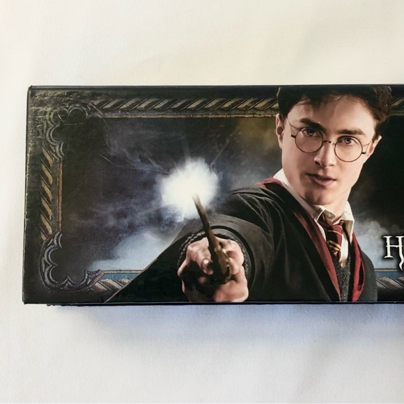 Harry Potter’s Wand That Lights Up 14 Inches long - Picture 16 of 16